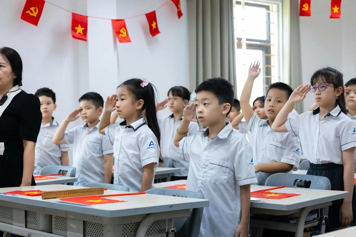 交叉验证过程：核对多个信源